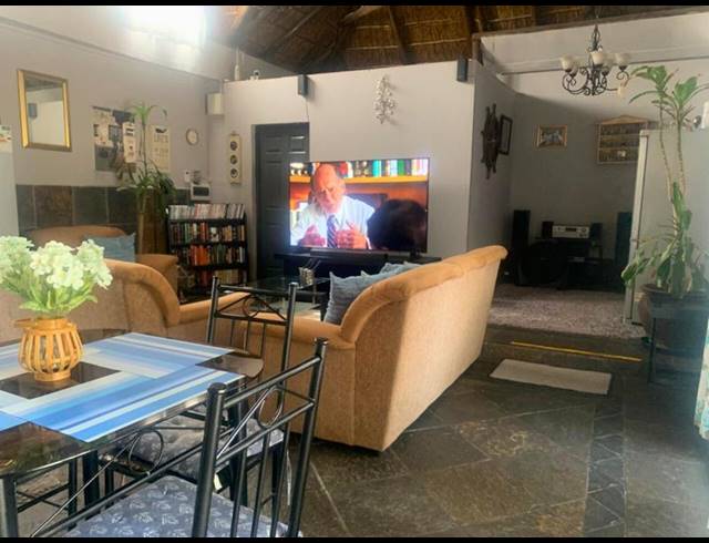 7 BEDROOM HOUSE FOR SALE IN FARRARMERE